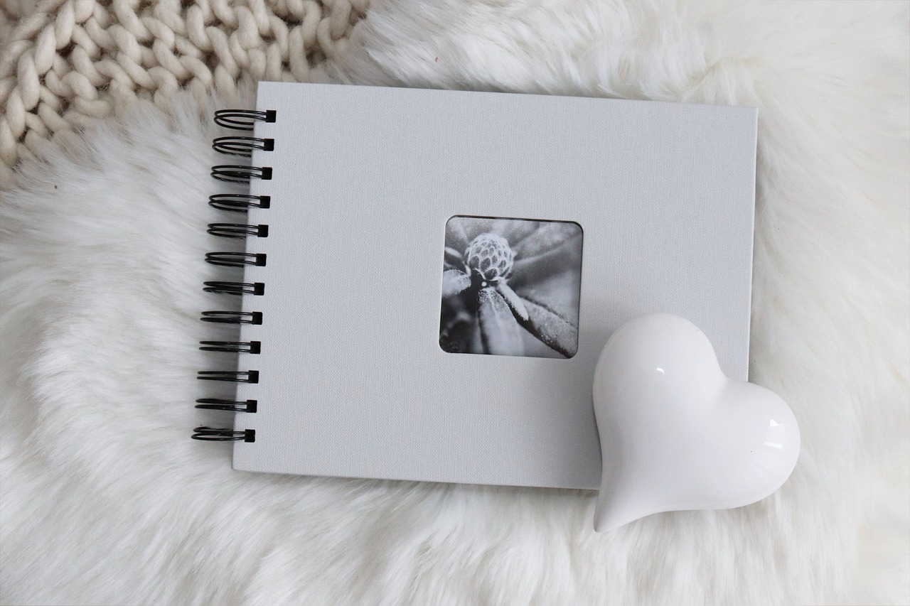 How to Create a DIY Family Photo Album